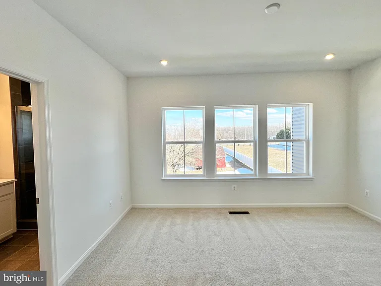 357 Andrew Ct — Photo 34