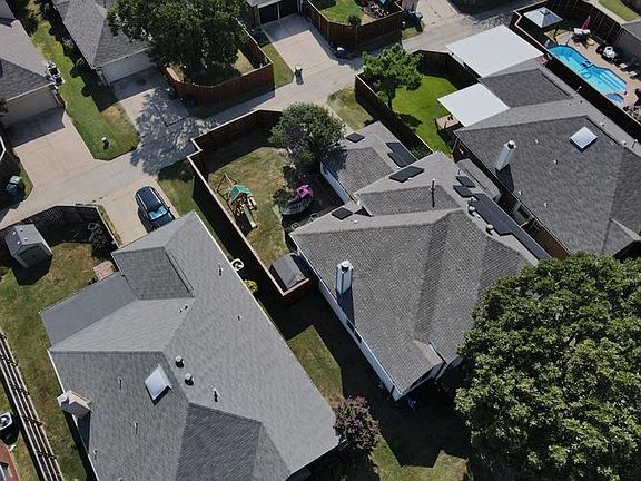 3rd image of 1117 Taylor Ln