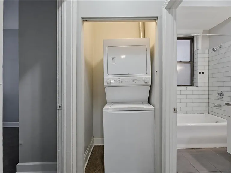 5020 S Blackstone Ave #204 — Photo 9