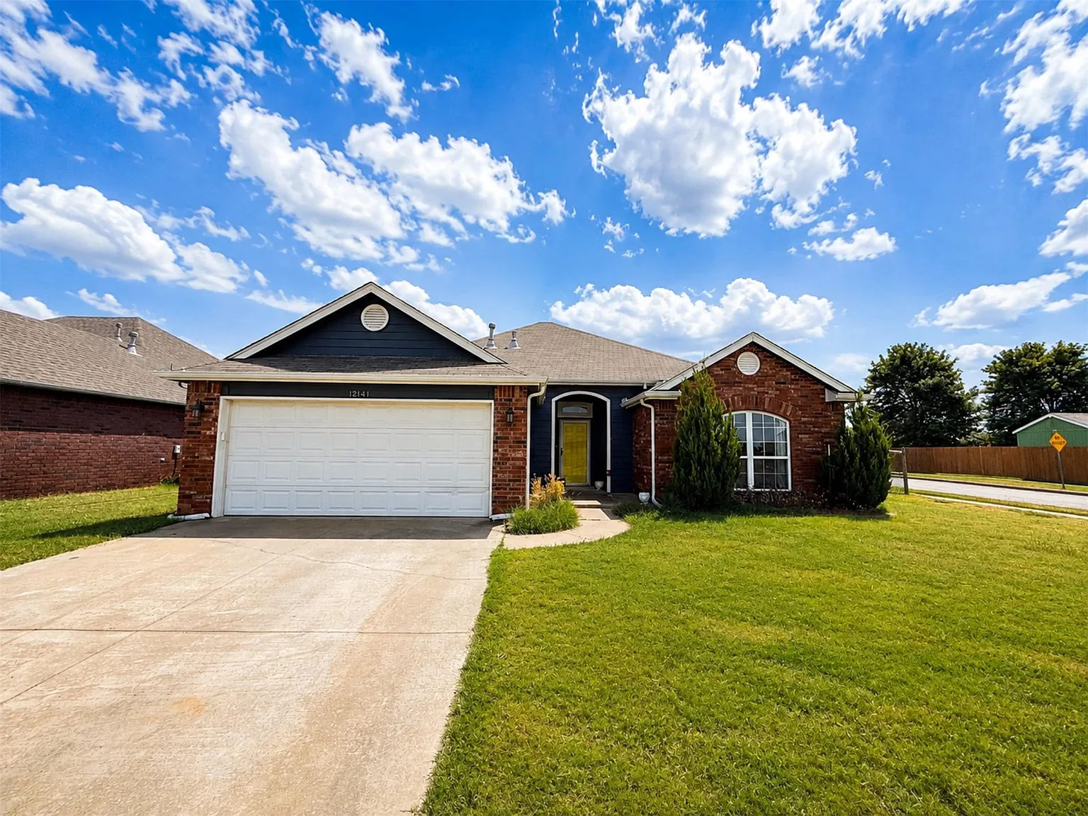 3 bed, 2.0 bath, 1658 sqft, $1,850 — Photo 1