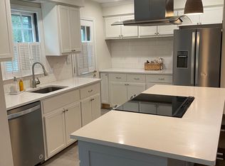 798 Main St, Islip, NY 11751
