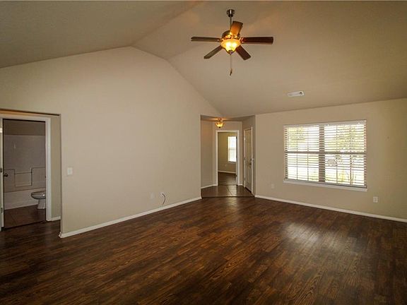 5th image of 520 Saddlehorn Dr