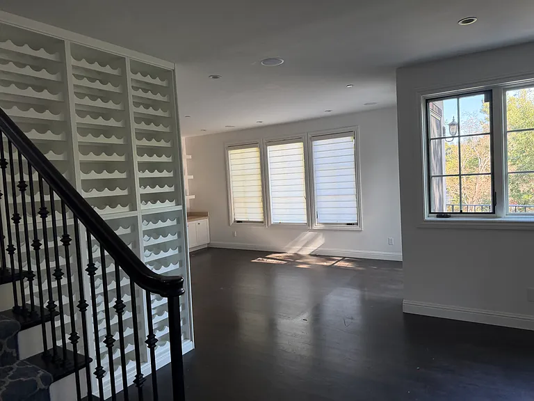 2509 Easton Dr — Photo 32