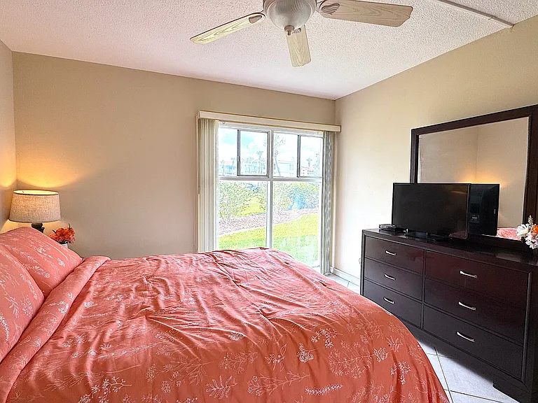 721 S Beach St — Photo 17