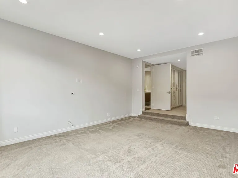 1260 S Beverly Glen Blvd #304 — Photo 17