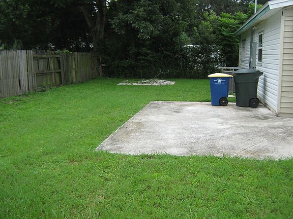 3rd image of 670 Azalea Dr
