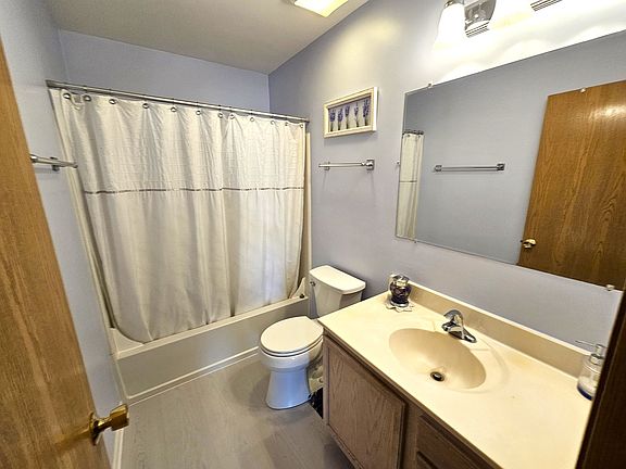 5th image of 651 W Liberty St Unit G