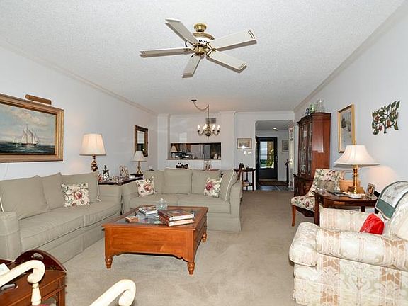 4th image of 1076 Kensington Park Ct #108