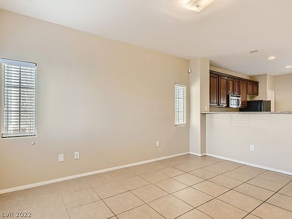 3rd image of 3419 Holly Ave