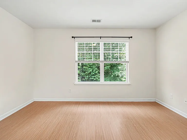 10420 Benfield Rd — Photo 24