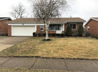 6208 Yorktown Dr, Parma, OH 44134