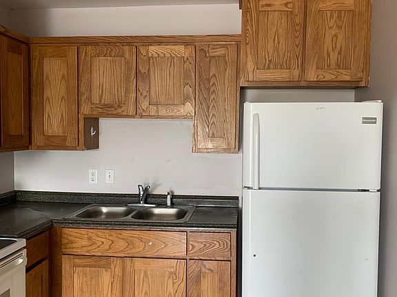 4th image of 122 N Montemorelos Dr APT C