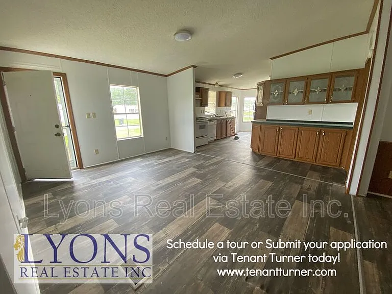 607 Crestview Dr — Photo 11
