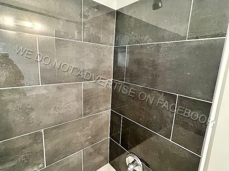 1558 Swift St — Photo 8