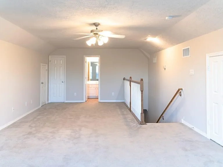 1507 Shady Villa Manner — Photo 15