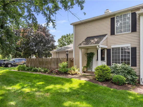 10 Greenway Blvd, Churchville, NY 14428