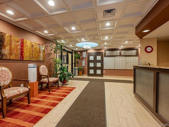 3rd image of 185 W Park Avenue #201
