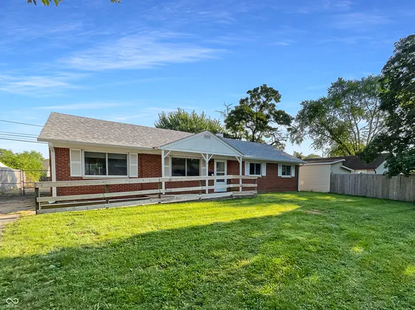 17 Crestview Dr, Greenwood, IN 46143