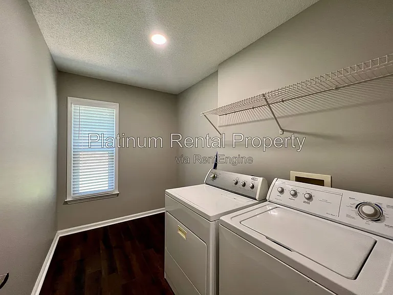 2813 Priestcliff Dr SE — Photo 32