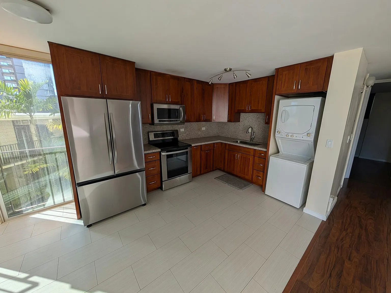 1634 Makiki Street, Apt 304 — Photo 2