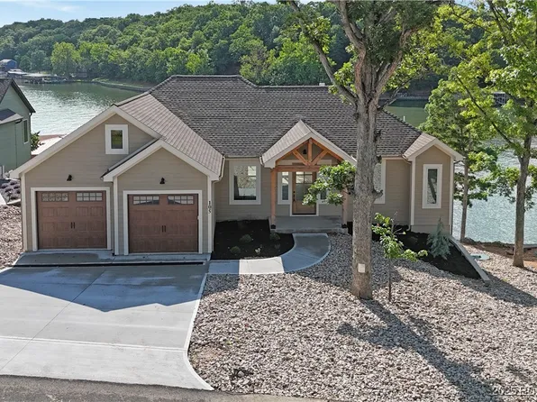 105 Hollow Oak Ct, Sunrise Beach, MO 65079