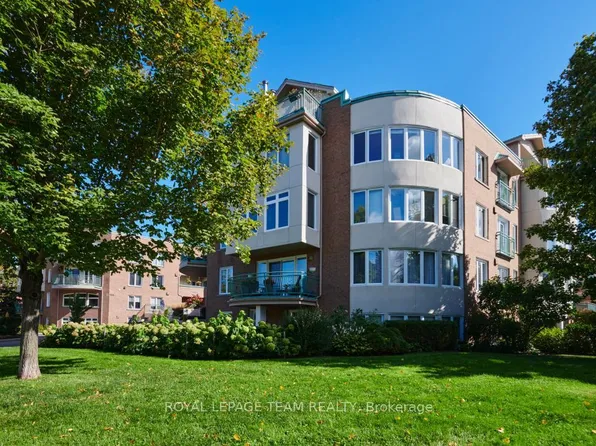 997 N River Rd #101C, Ottawa, ON K1K 3V2