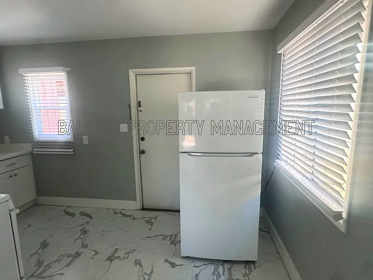 2141 E 16th St #2141 — Photo 4