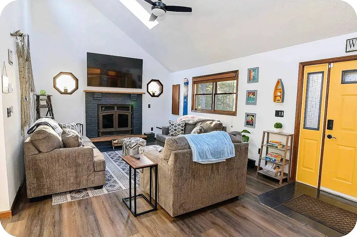 3 bed, 2.0 bath, 1248 sqft, $2,200 — Photo 4
