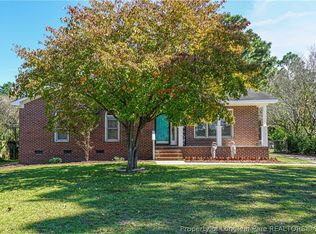 184 E Twelve Oaks Rd, Raeford, NC 28376