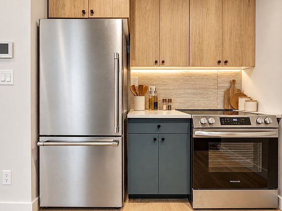 4th image of 1584 Fulton St #2D