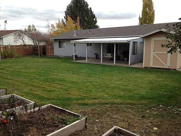 Covered patio/shed