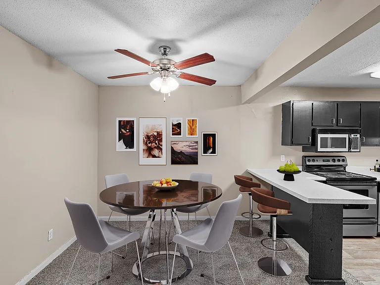 Preston Court Apartments and Townhomes — Photo 9