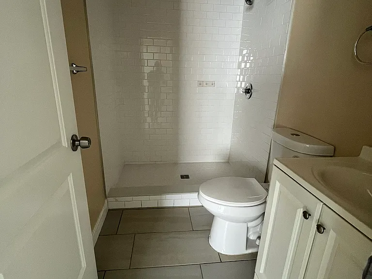 650 E 109th Pl #3/4 — Photo 10