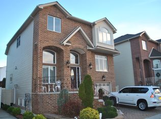 45 Beard St, Staten Island, NY 10314
