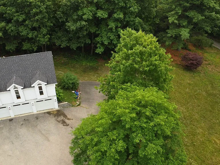 19 Friendship Ln — Photo 19