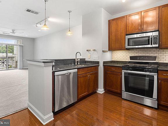 5th image of 200 W Elm St Suite 1314