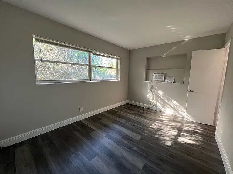 5841 NE 18th Ave #3 — Photo 12