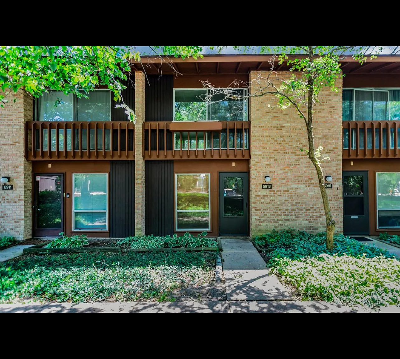 2 bed, 1.5 bath, 1020 sqft, $2,200 — Photo 2