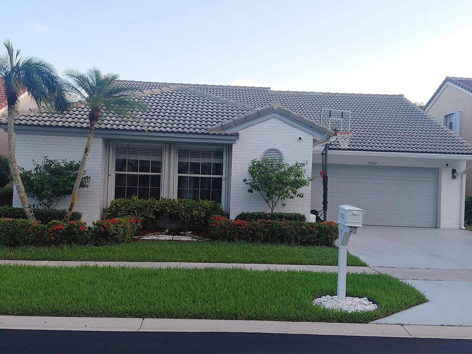 3 bed, 2.0 bath, 1922 sqft, $3,500 — Photo 1