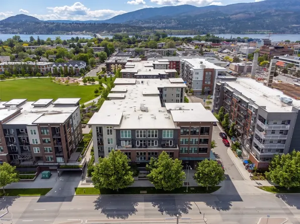 1770 Richter St #Penthouse 7, Kelowna, BC V1Y 0E6
