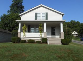 1442 Broadway Ave, Ellwood City, PA 16117