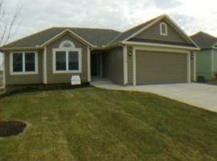 113 S 16th Ter, Louisburg, KS 66053