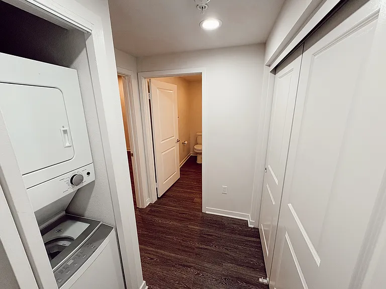 6332 Woodman Ave #4 — Photo 10
