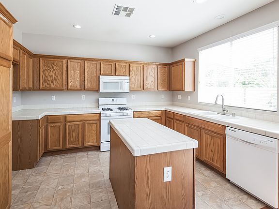 2nd image of 6940 Willow Warbler St