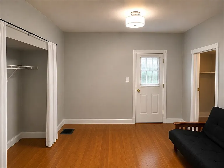 40 Kelvin St #1 — Photo 3