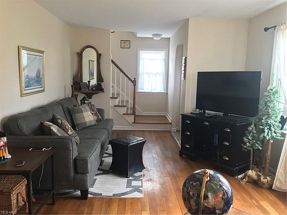 4th image of 2341 N Haven Blvd