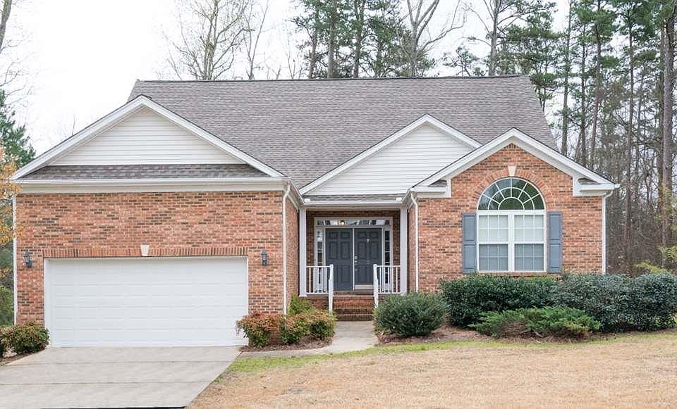 1st image of 2 Amesbury Dr