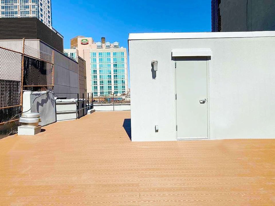 1st image of 415 E 90th St #4R
