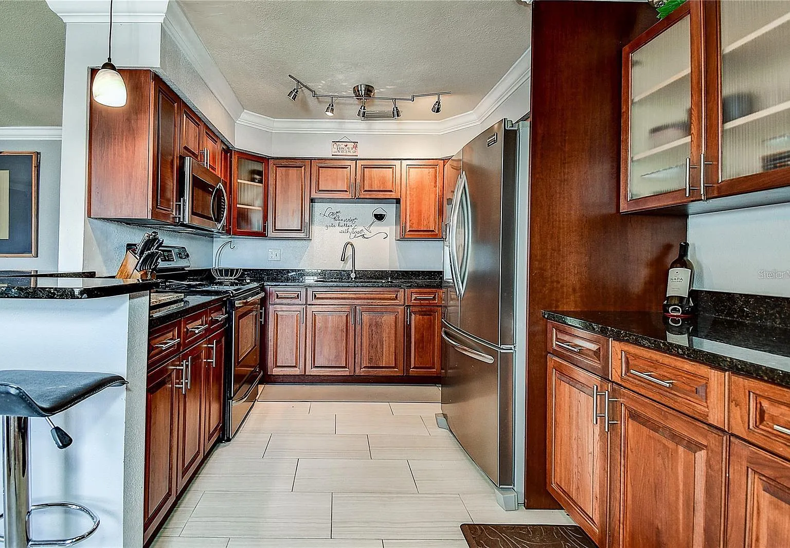 2 bed, 774 sqft, $2,500 — Photo 2