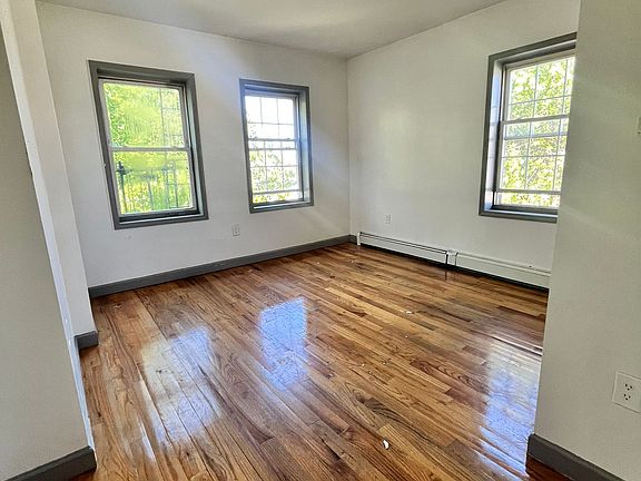 3rd image of 617 Bramhall Ave #3R